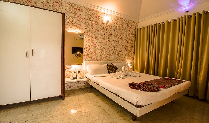 Sereniity Resort in Lonavala Villa Room